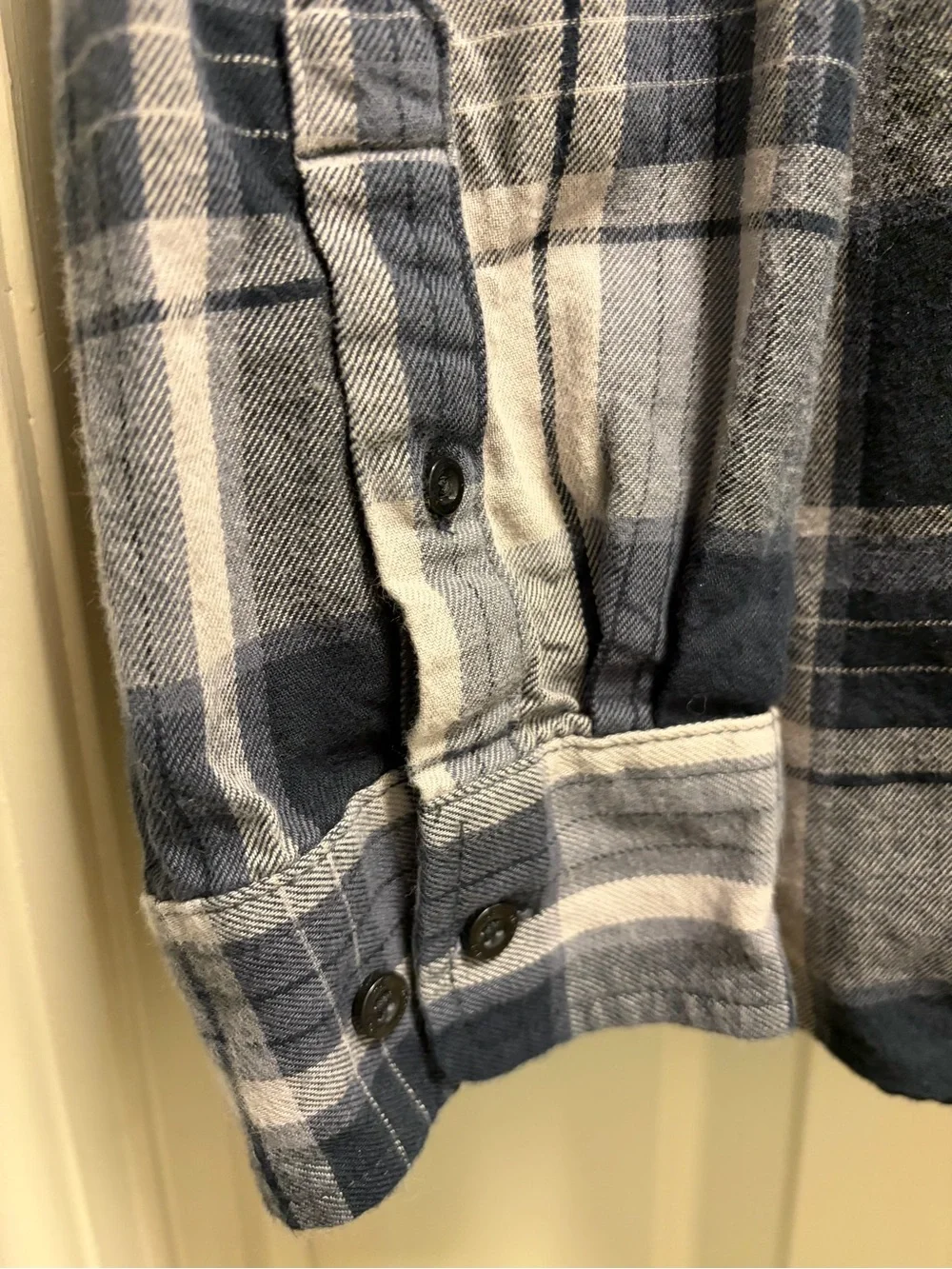 The North Face Arroyo Flannel Shirt Men’s XL Button Down Plaid Navy Gray Hiking